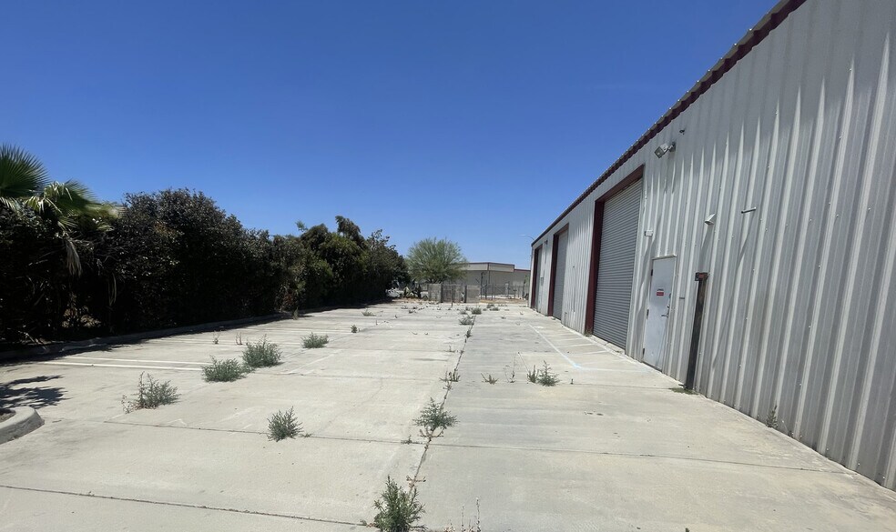 590 S Grand Ave, San Jacinto, CA à vendre - Photo de l’immeuble – Image 2 sur 17