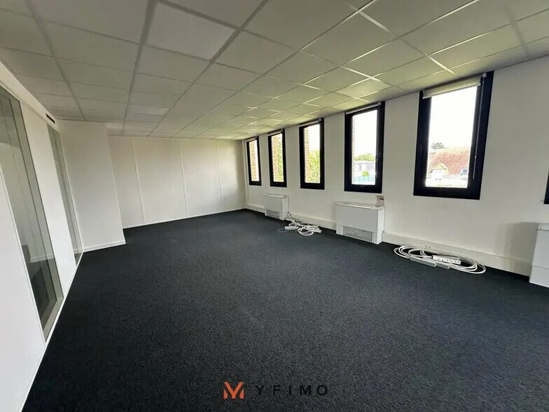 Bureau dans Le Pecq à louer - Photo intérieure – Image 3 sur 11