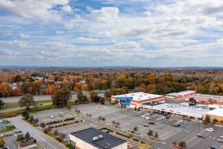 Plus de détails pour 95-111 Elm St, Enfield, CT - Local commercial à louer