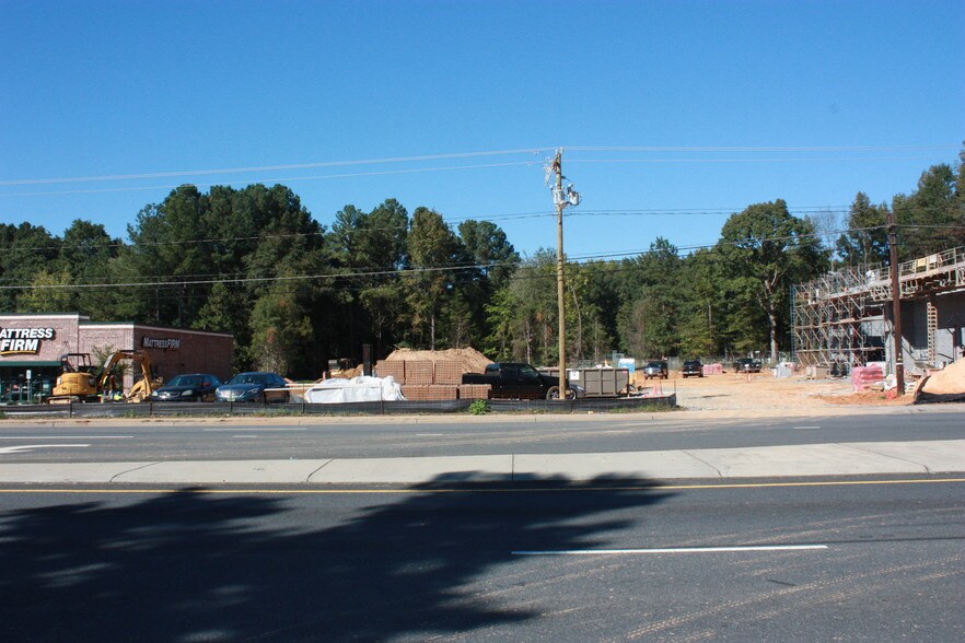 8915 Albemarle Rd, Charlotte, NC à louer - Photo de la construction – Image 2 sur 7