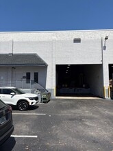 7975 NW 21st St, Doral, FL à louer Photo intérieure– Image 1 sur 3