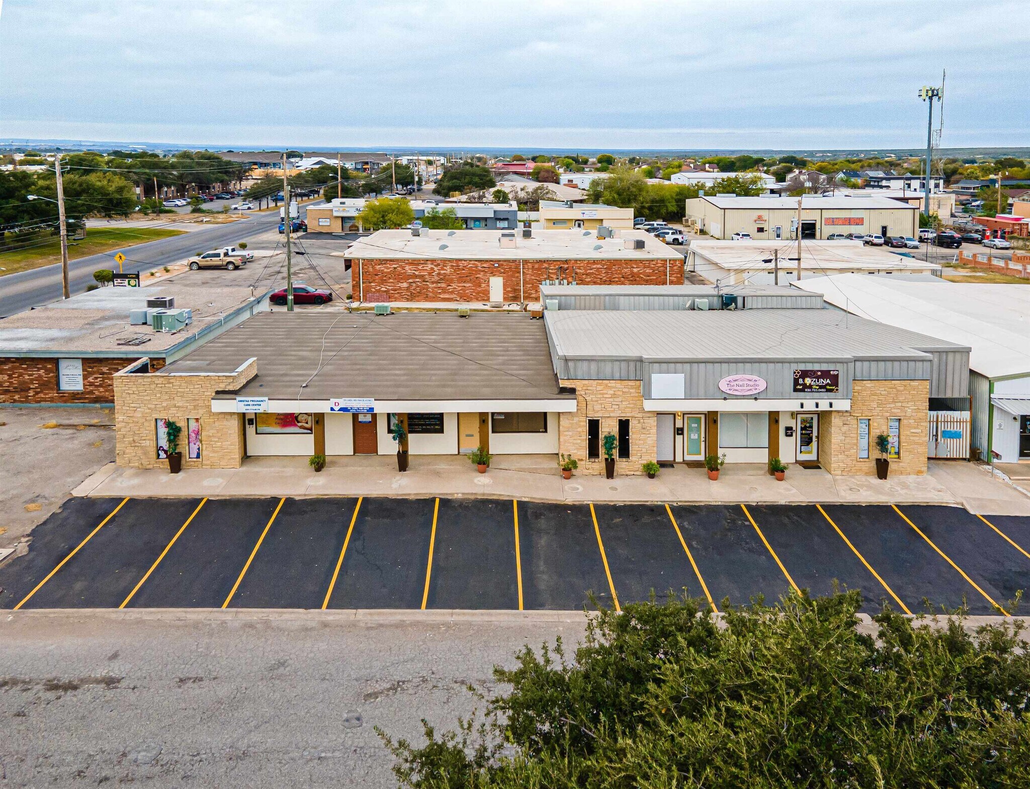 102 Fletcher Dr, Del Rio, TX à vendre Photo de l’immeuble– Image 1 sur 32