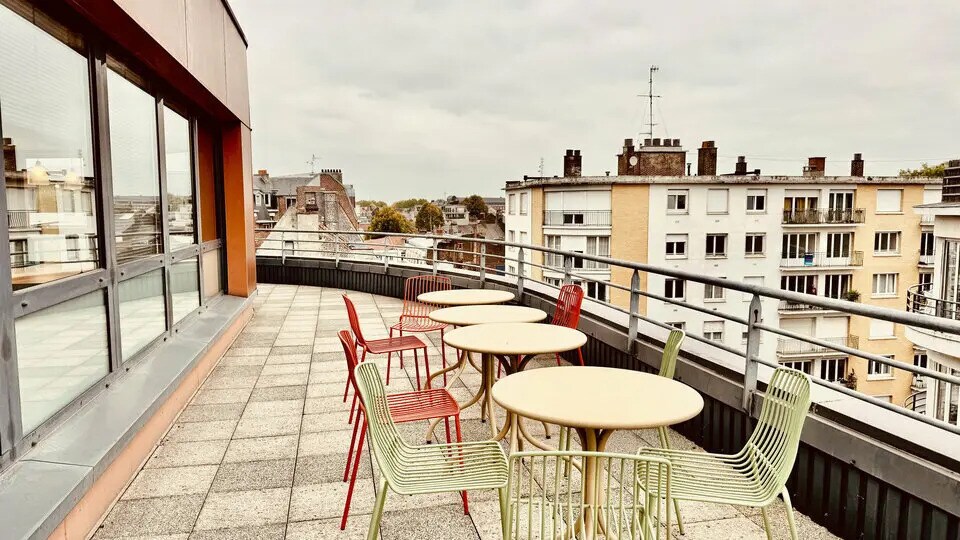 Bureau dans Lille à louer - Photo de l’immeuble – Image 2 sur 8