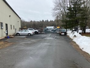 50 E Dudley Town Rd, Bloomfield, CT à louer Photo de l’immeuble– Image 2 sur 11