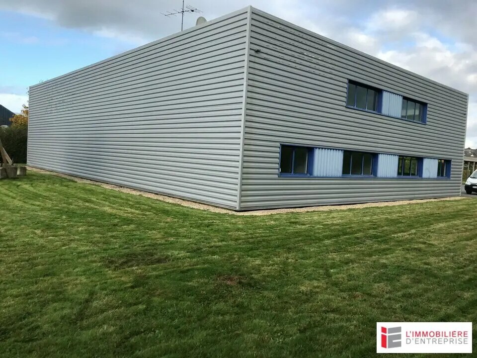 Local d'activités dans Crevin à vendre Photo principale– Image 1 sur 1