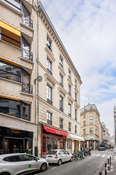 33 Rue Vivienne, Paris à louer - Photo de l’immeuble – Image 2 sur 8