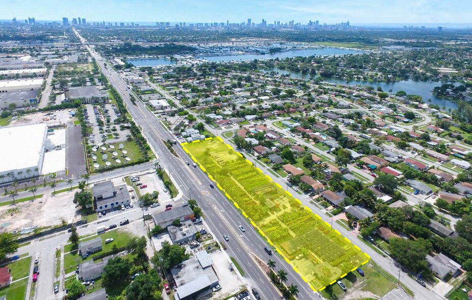 3900 W Hallandale Beach Blvd, Pembroke Park, FL à louer - Photo de l’immeuble – Image 2 sur 15
