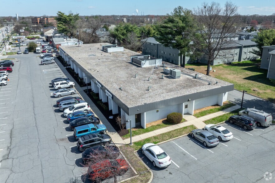 7711 Quarterfield Rd, Glen Burnie, MD à vendre - Photo de l’immeuble – Image 3 sur 3