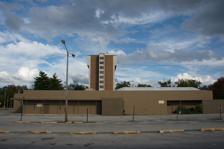 901 W Jefferson St, Springfield, IL à louer - Photo de l’immeuble – Image 1 sur 29