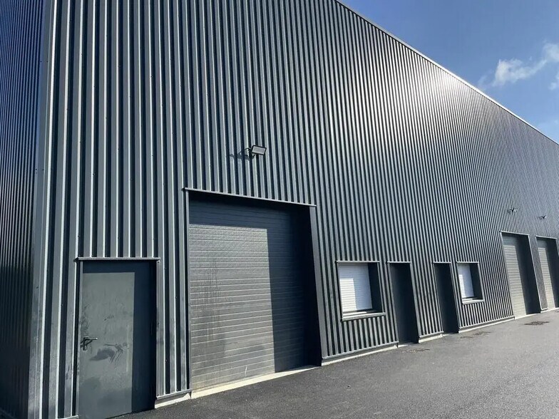 Industriel/Logistique dans Thorigné-Fouillard à louer - Photo de l’immeuble – Image 2 sur 18