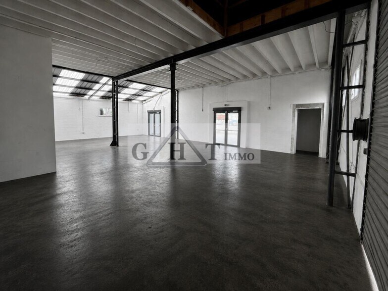 Industriel/Logistique dans Fontenay-Trésigny à louer - Photo intérieure – Image 3 sur 4