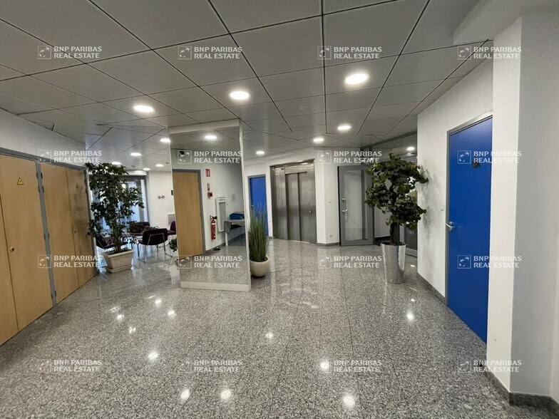 2 Rue Jean Sapidus, Illkirch-Graffenstaden à louer - Hall d’entrée – Image 3 sur 11