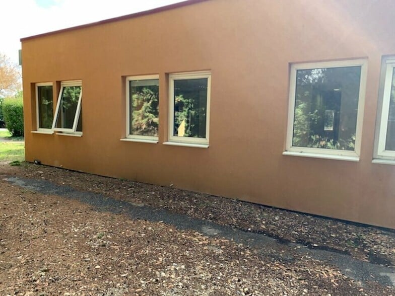 Bureau dans Avignon à vendre - Photo de l’immeuble – Image 3 sur 11