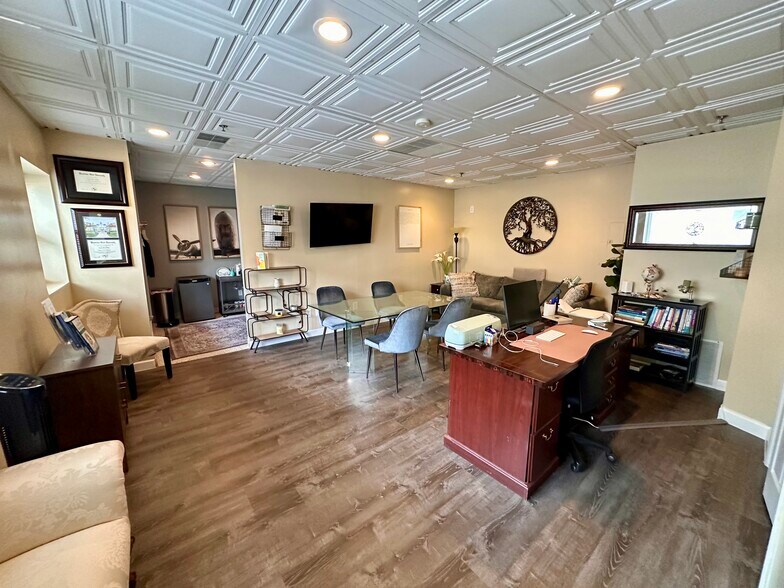 336 Bloomfield Ave, Caldwell, NJ à louer - Photo de l’immeuble – Image 2 sur 13