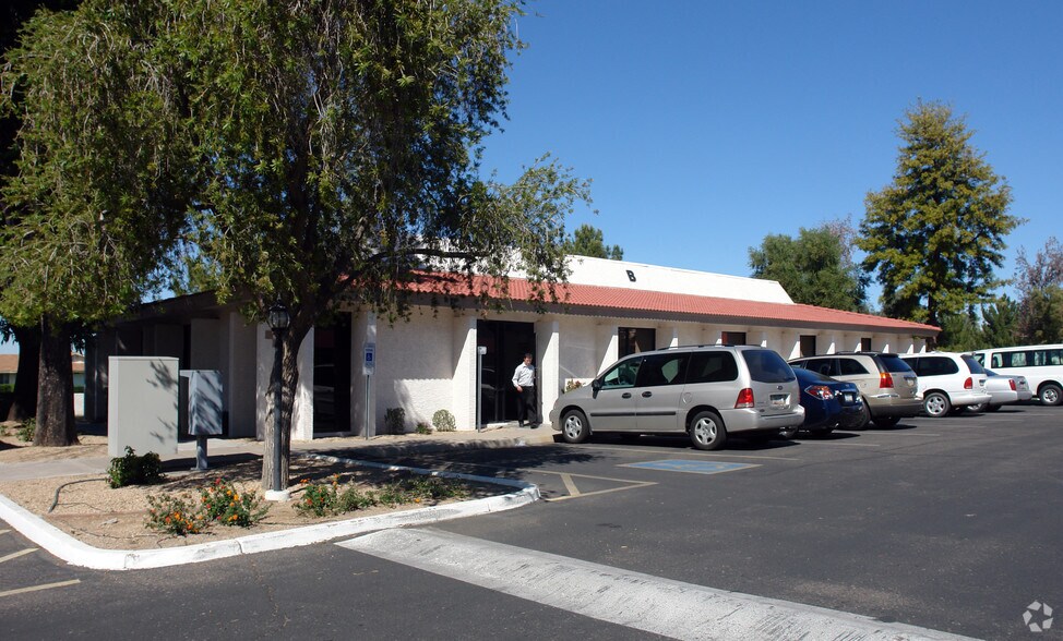 8607 N 59th Ave, Glendale, AZ à louer - Photo de l’immeuble – Image 3 sur 7