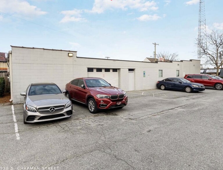 930-932 N Chapman St, Greensboro, NC à vendre - Photo de l’immeuble – Image 3 sur 14