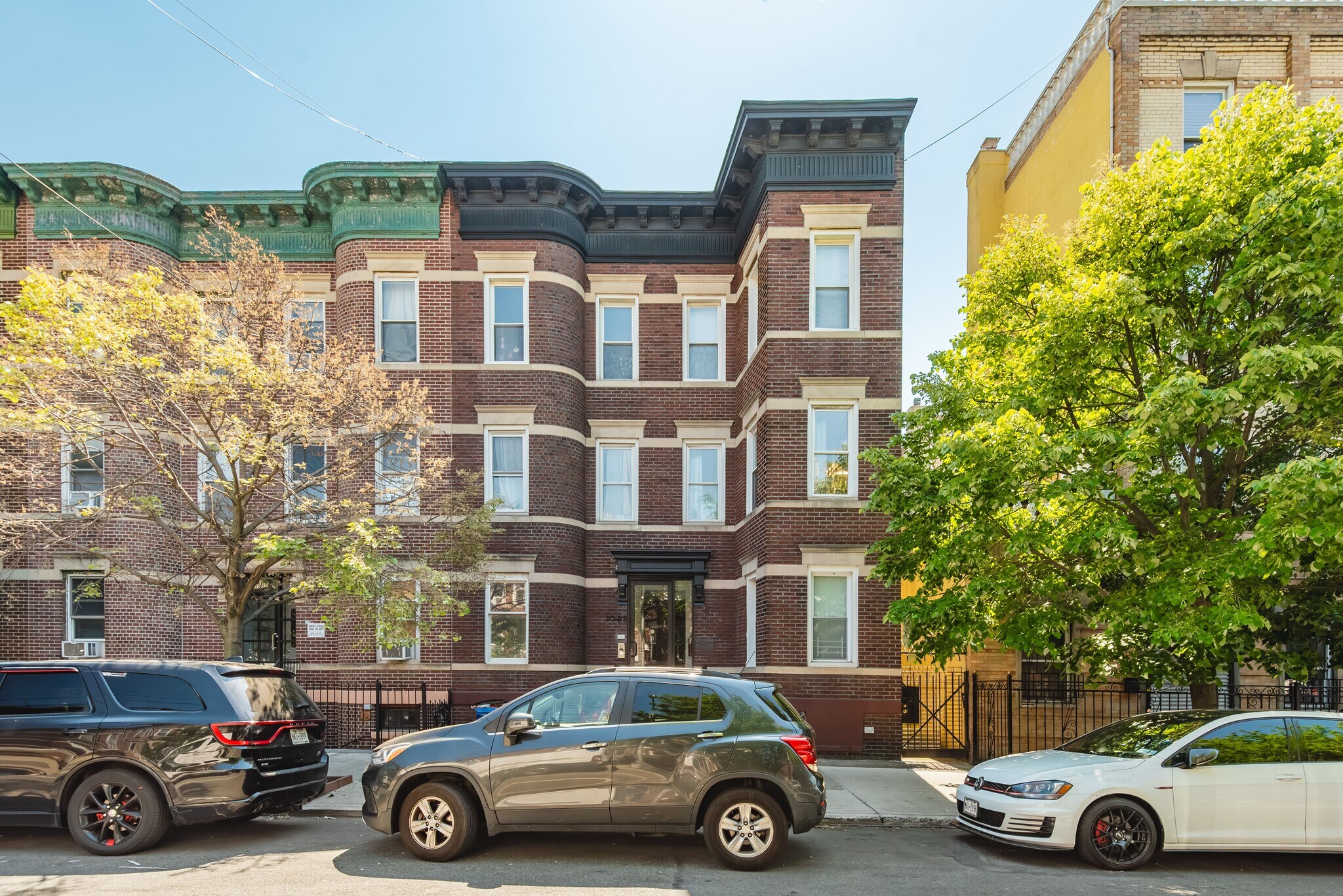 3093 43rd St, Astoria, NY à vendre Photo de l’immeuble– Image 1 sur 8