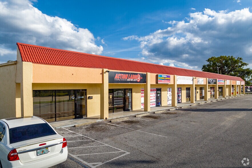12811 Nebraska Ave N, Tampa, FL à louer - Photo de l’immeuble – Image 3 sur 6