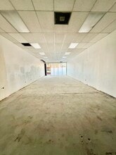 1075 N Western Ave, Los Angeles, CA à louer Photo intérieure– Image 2 sur 4