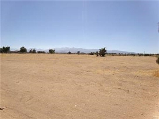 9176 Arrowhead Rd, Phelan, CA à vendre - Photo de l’immeuble – Image 3 sur 4
