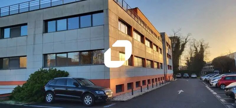 Bureau dans Mérignac à louer - Photo de l’immeuble – Image 1 sur 3