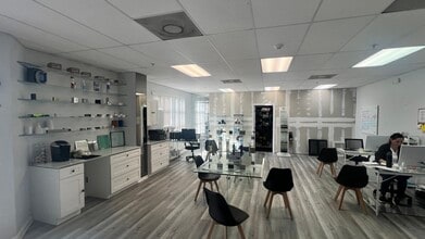 2107-2129 E 63rd Ave, Bradenton, FL à louer Photo intérieure– Image 2 sur 8