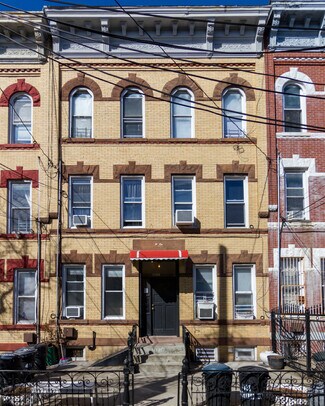 Plus de détails pour 411 Himrod St, Brooklyn, NY - Logement à vendre