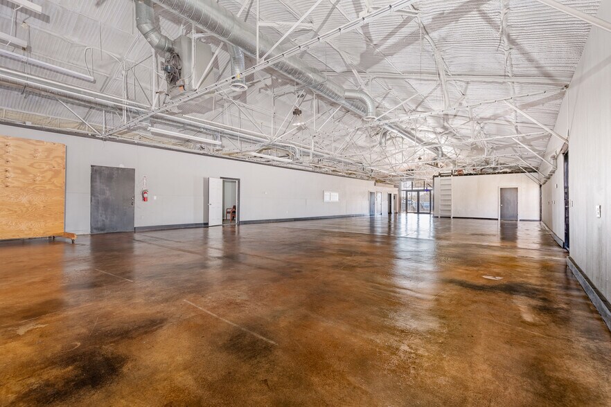 1024 S First St, Sherman, TX à louer - Photo principale – Image 1 sur 32