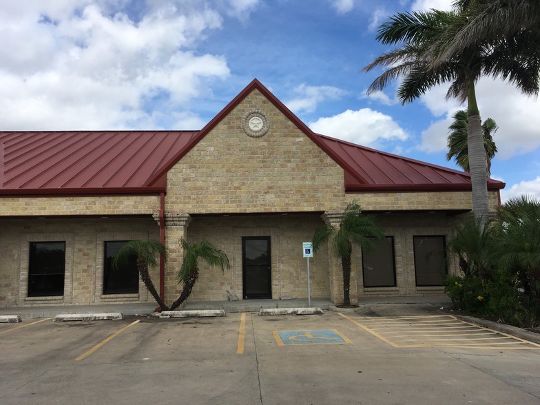 2117 E Tyler Ave, Harlingen, TX à louer - Photo de l’immeuble – Image 2 sur 7