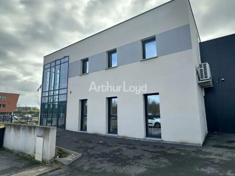 Bureau dans Saint-Brice-Courcelles à louer - Photo de l’immeuble – Image 2 sur 6