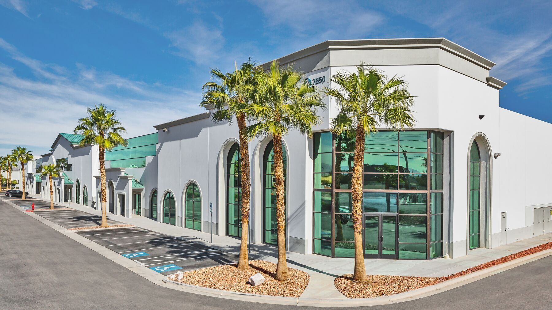 7650 Dean Martin Dr, Las Vegas, NV à louer Photo principale– Image 1 sur 5