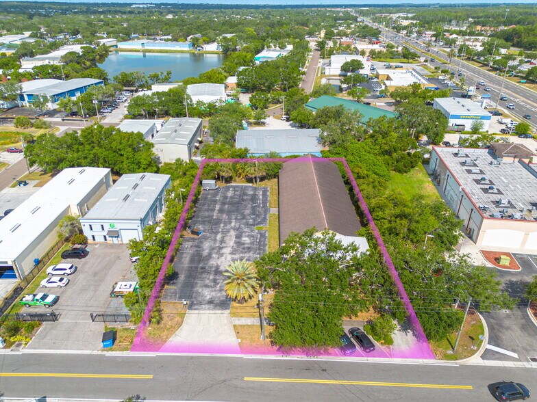 110 Pine Ave, Oldsmar, FL à vendre - Photo de l’immeuble – Image 3 sur 26