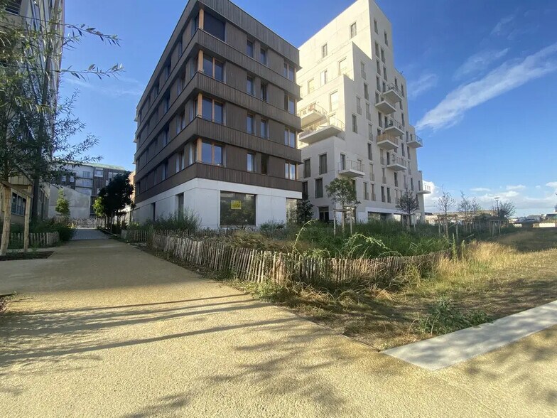 Local commercial dans Nantes à louer - Photo de l’immeuble – Image 1 sur 5
