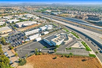 26825 Auto Mall Pky, Murrieta, CA à louer Photo de l’immeuble– Image 2 sur 20