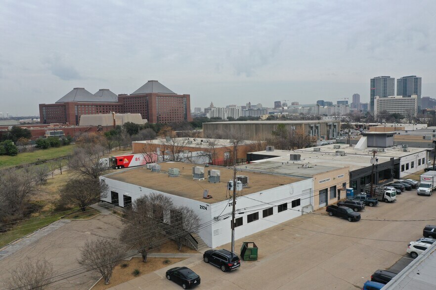 2124 Farrington St, Dallas, TX à louer - Photo de l’immeuble – Image 1 sur 5