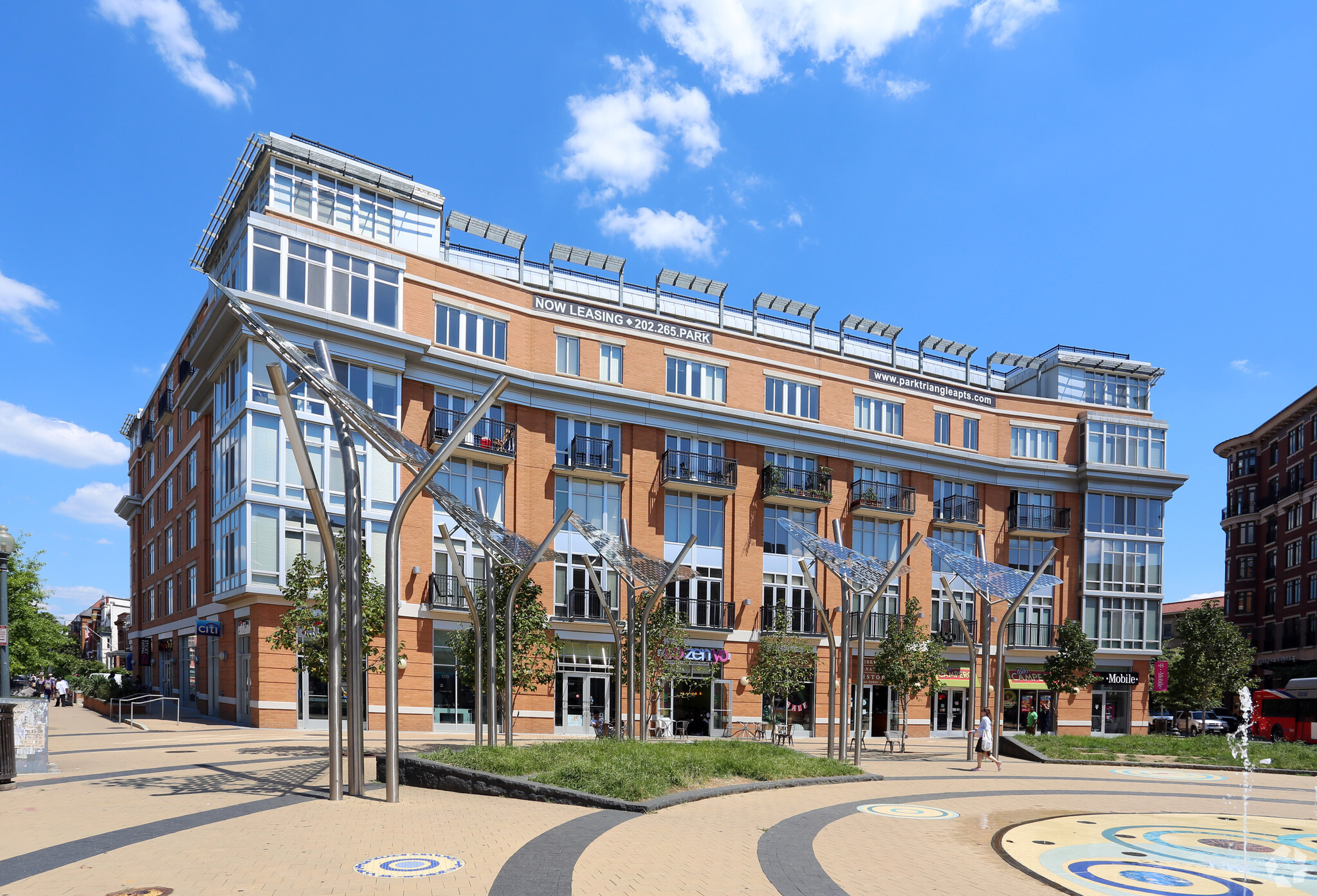 1375 Kenyon St NW, Washington, DC à louer Photo principale– Image 1 sur 75
