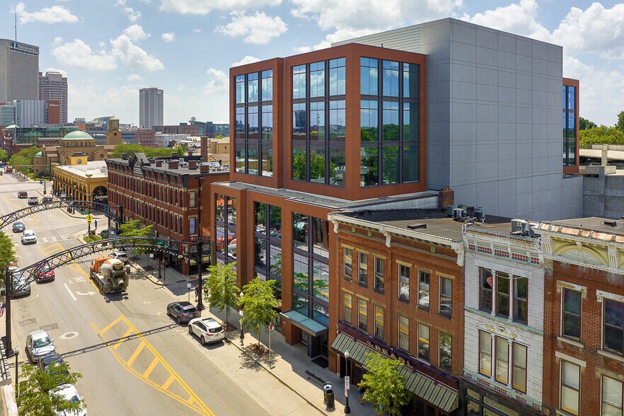 629 N High St, Columbus, OH à louer - Photo de l’immeuble – Image 2 sur 10