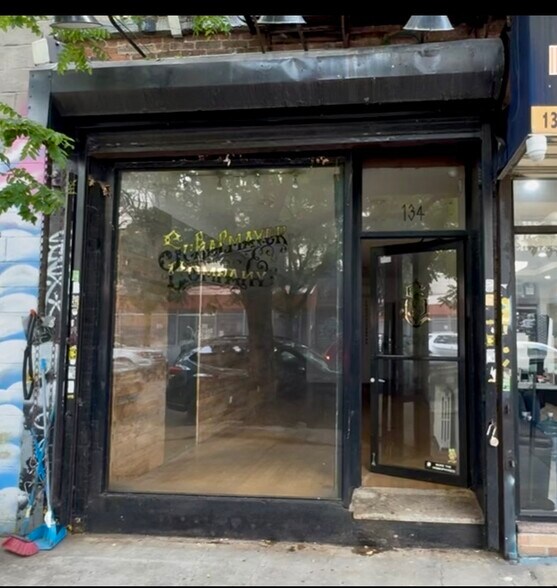 134 Boerum St, Brooklyn, NY à louer - Photo de l’immeuble – Image 3 sur 5