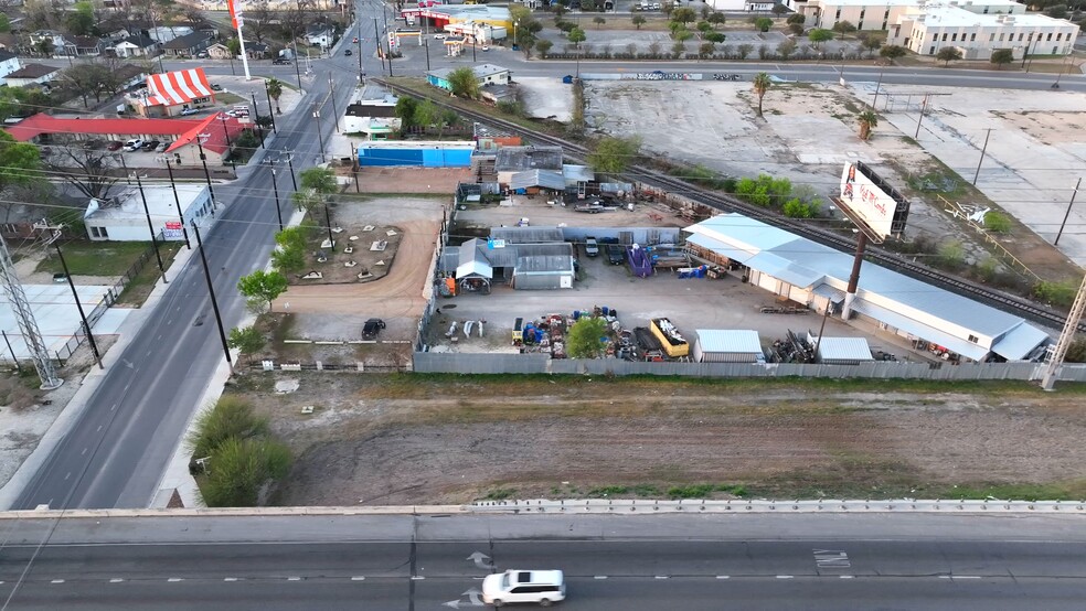 1001 Roosevelt Ave, San Antonio, TX à vendre - Vidéo sur l’annonce professionnelle – Image 2 sur 7