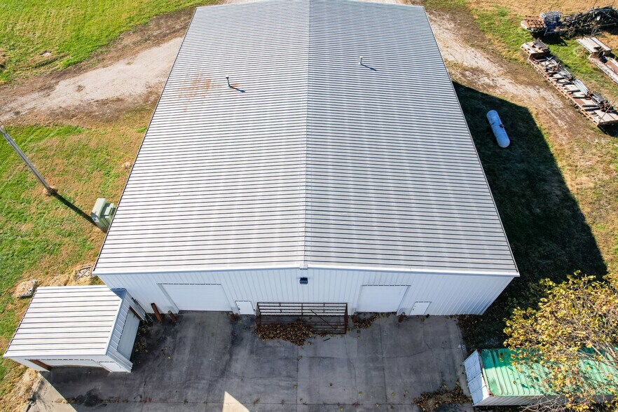 27877 Glacier Point Rd, Lebanon, MO à louer - Photo de l’immeuble – Image 2 sur 26