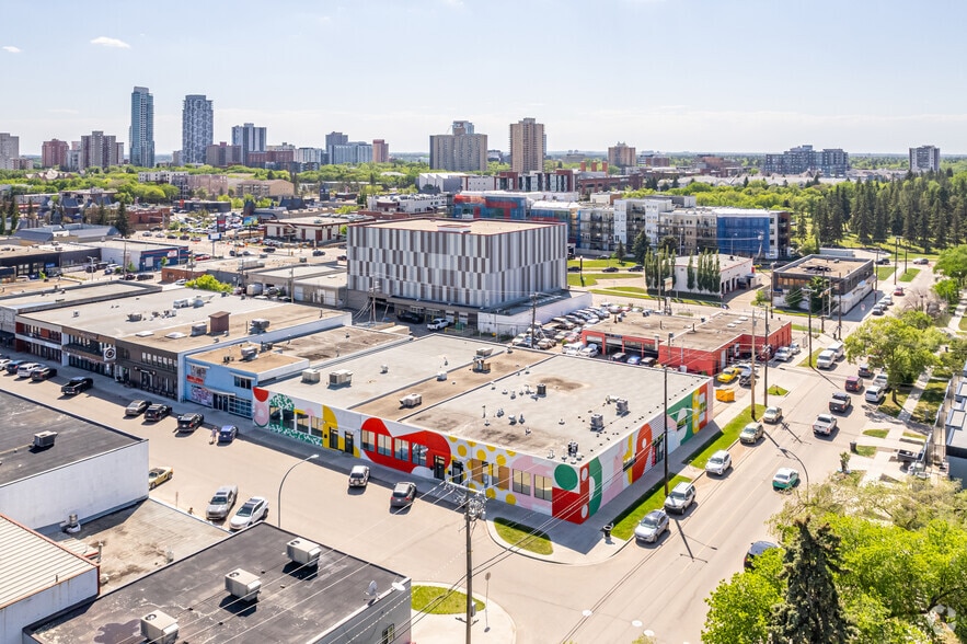 10580 115th St NW, Edmonton, AB à vendre - Aérien – Image 2 sur 2