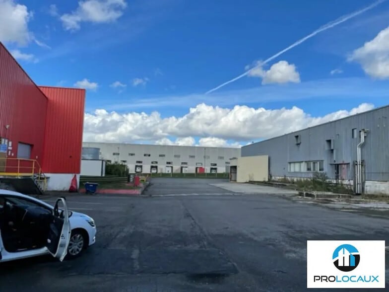 Local d’activités dans Moreuil à louer - Photo de l’immeuble – Image 2 sur 6