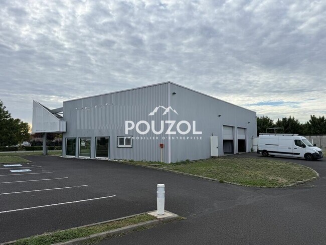 Plus de détails pour 1 Rue Jacques Mailhot, Clermont-Ferrand - Local d'activités à louer