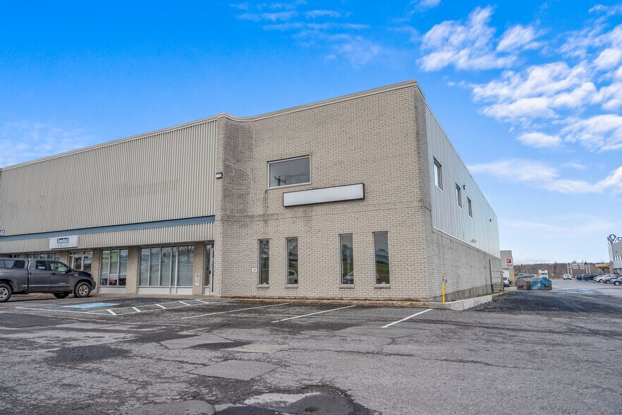 3240 Av Watt, Québec, QC à louer - Photo de l’immeuble – Image 2 sur 9