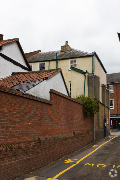 147-149 High St, Ongar à vendre - Photo de l’immeuble – Image 3 sur 8