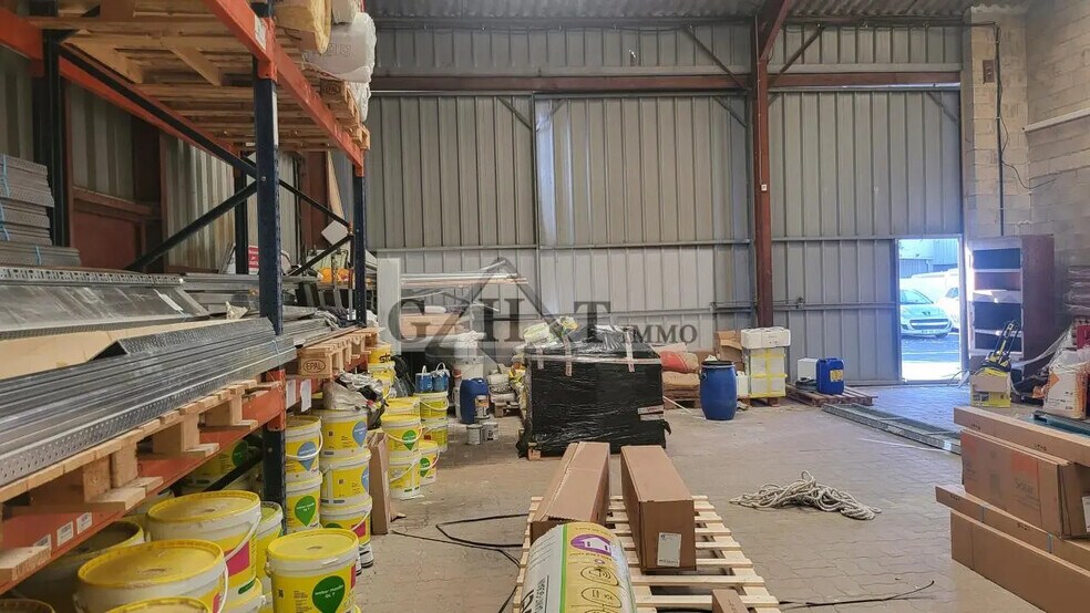 Industriel/Logistique dans Coubron à vendre - Photo de l’immeuble – Image 3 sur 7