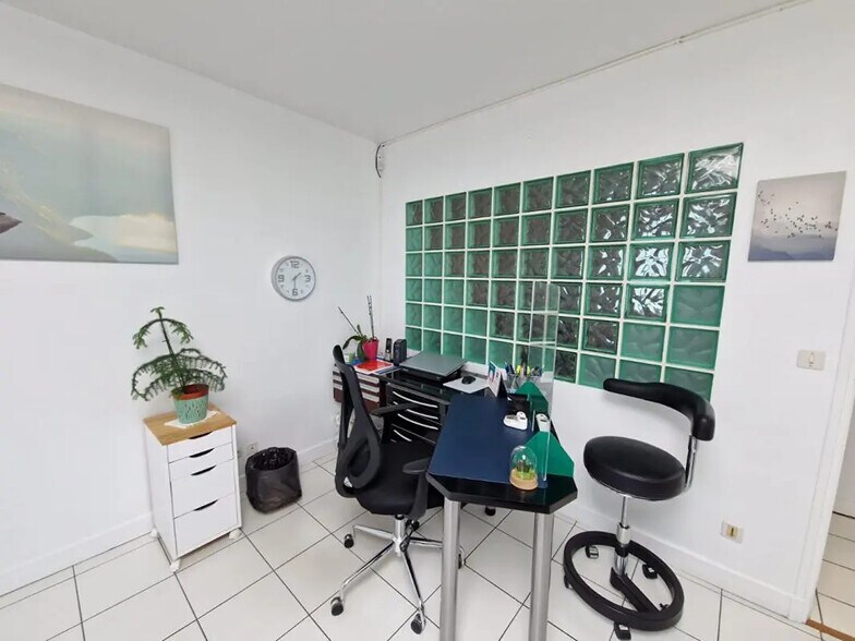 Bureau dans Cagny à louer - Photo de l’immeuble – Image 2 sur 2