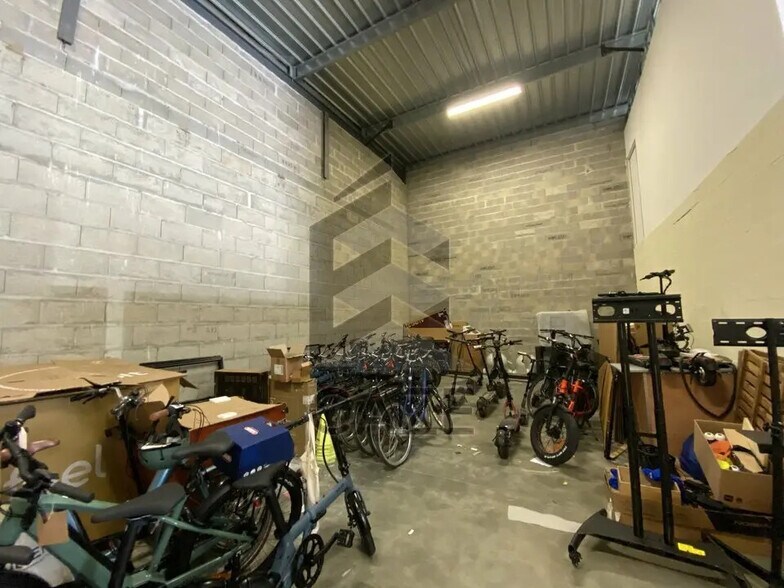 Bureau dans Eysines à louer - Photo de l’immeuble – Image 3 sur 9