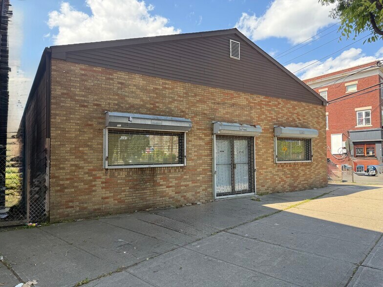 2738 Fairfield Ave, Bridgeport, CT à vendre - Photo de l’immeuble – Image 1 sur 3
