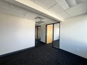 2841 E Bell Rd, Phoenix, AZ à louer Photo intérieure– Image 2 sur 8